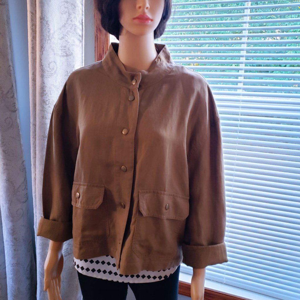 Linen Blend Buttoned Down Jacket